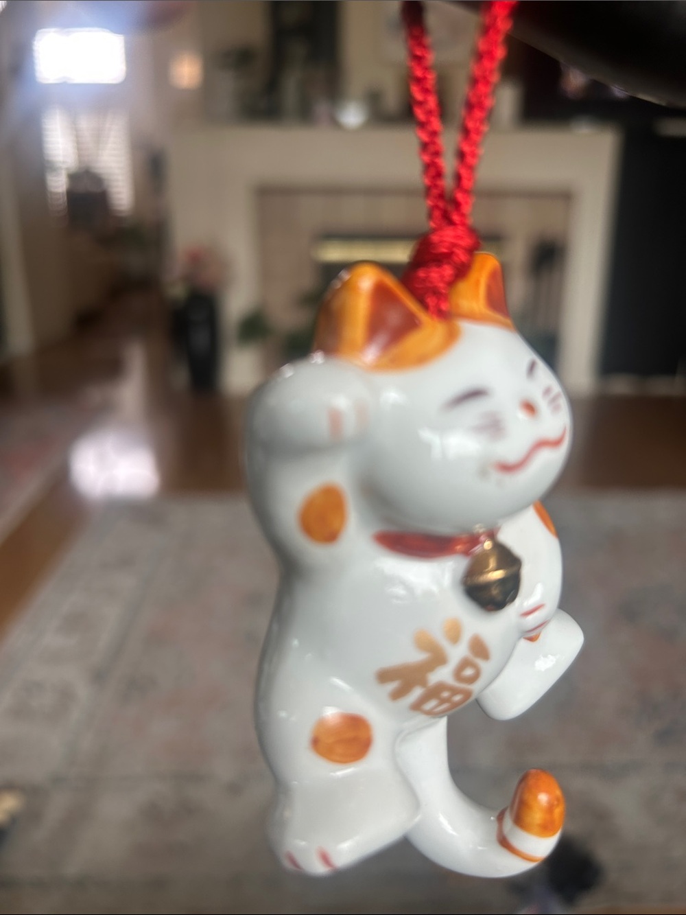 Lucky Maneki Neko Ceramic Cat Ornament - White and Orange - Picture 3 of 6